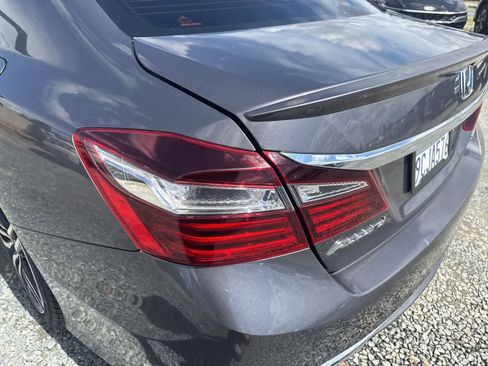 Used 2017 Honda Accord Sport image 12