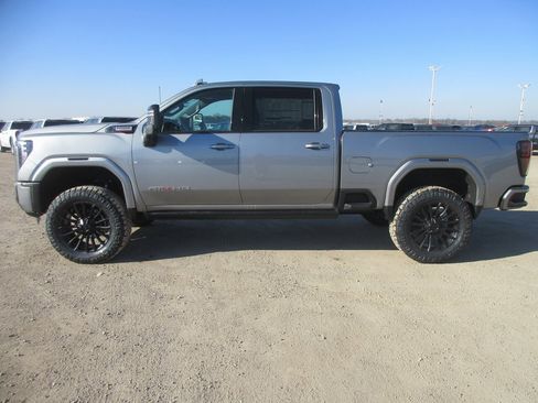 New 2026 GMC Sierra 2500 AT4 w/ AT4 Premium Plus Package image 10