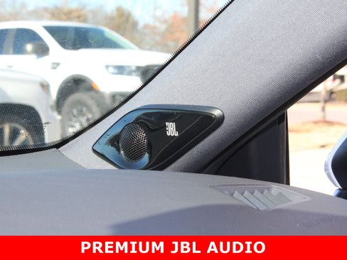 Used 2020 Toyota Avalon Limited image 24