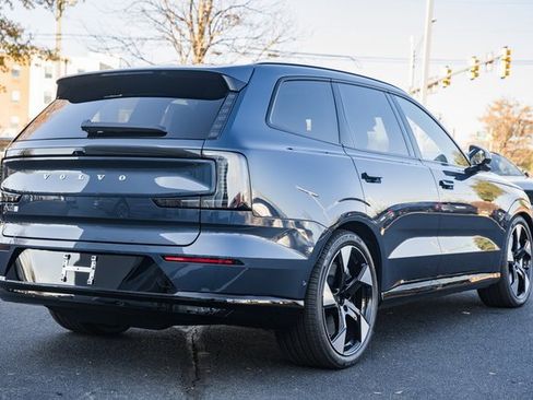 New 2025 Volvo EX90 Ultra w/ Protection Package Premier image 4