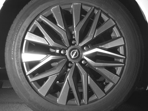 Used 2025 Nissan Altima 2.5 SV FWD image 15