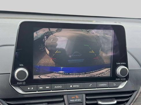 Used 2025 Nissan Altima 2.5 SV FWD image 27