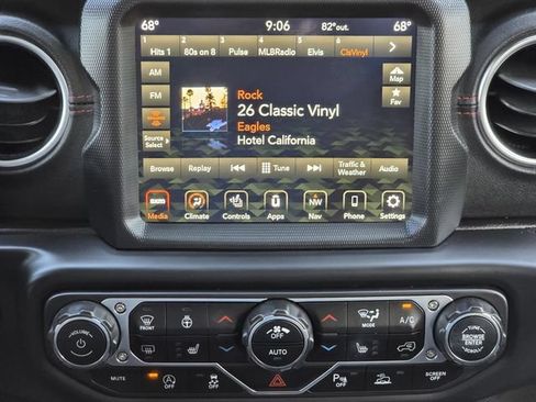 Used 2020 Jeep Gladiator Rubicon AWD/4WD image 15