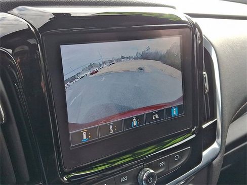 Used 2023 Chevrolet Traverse RS image 20