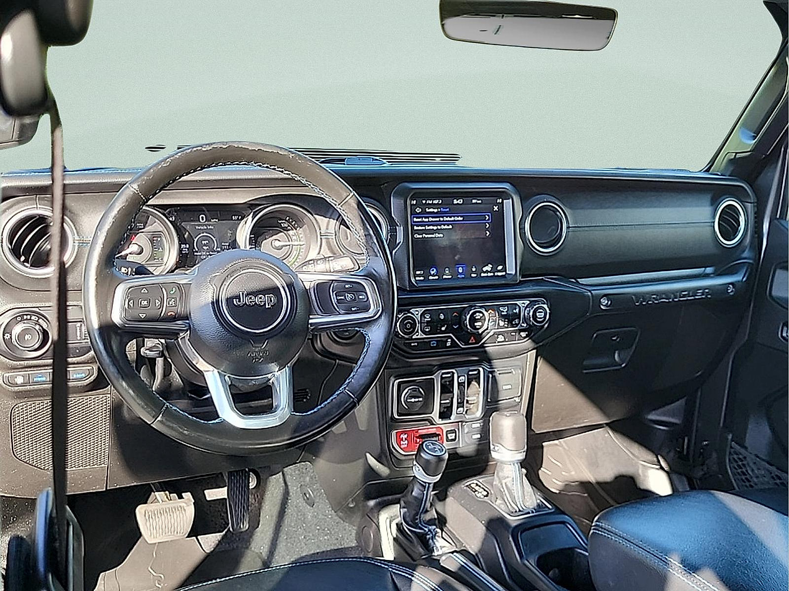 Used 2023 Jeep Wrangler Unlimited Rubicon 4xe AWD/4WD image 15