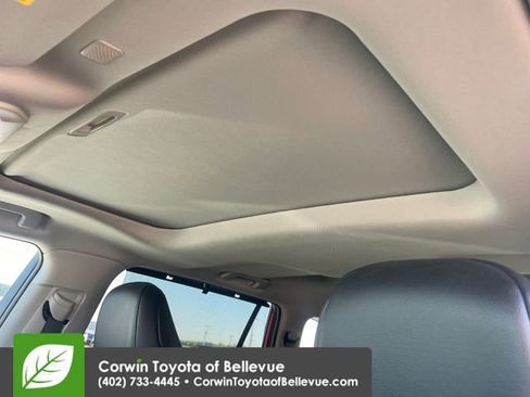Used 2021 Toyota Highlander XLE w/ Protection Package #3 (TMS) AWD/4WD image 24