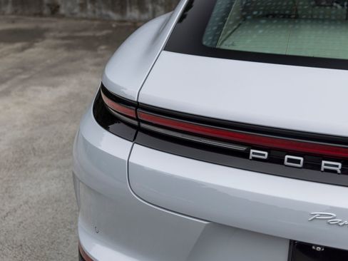 Certified 2025 Porsche Panamera image 18