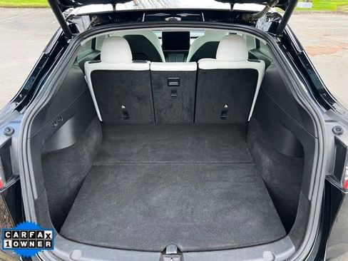 Used 2022 Tesla Model Y Long Range image 10