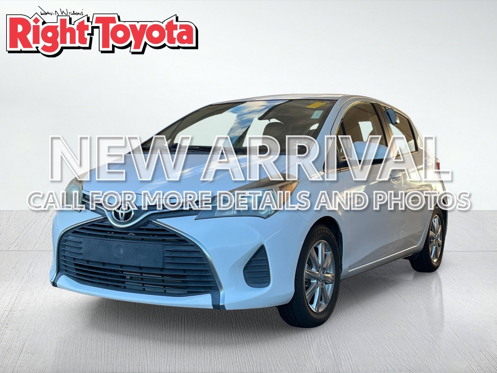Used 2017 Toyota Yaris LE w/ Carpet Mat Package FWD image 1