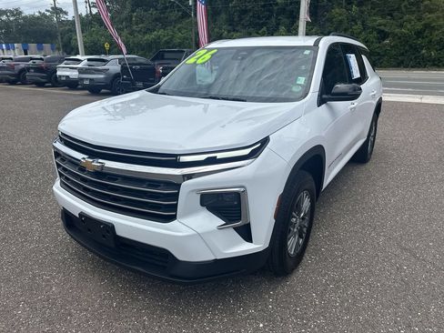 Used 2026 Chevrolet Traverse LT FWD image 12