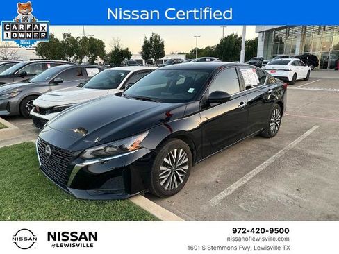 Certified 2025 Nissan Altima 2.5 SV FWD image 1
