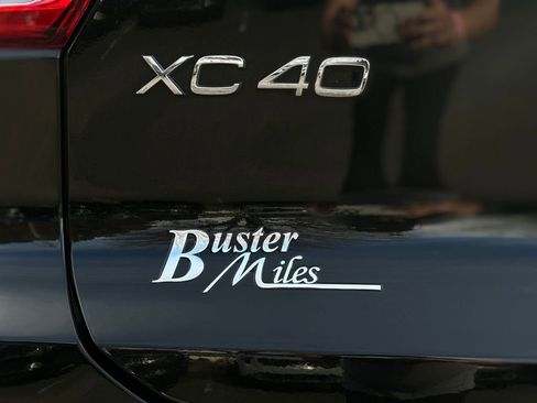 Used 2024 Volvo XC40 B5 Core image 22