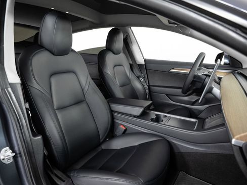 Used 2021 Tesla Model 3 Standard Range image 28