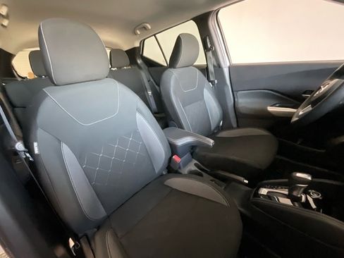 Used 2020 Nissan Kicks SV image 19