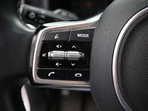 Used 2023 Kia Sorento S image 26