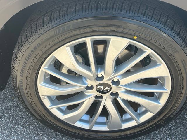 Certified 2023 INFINITI QX50 Luxe FWD image 31