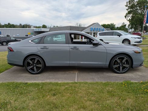 Used 2023 Honda Accord Sport image 2