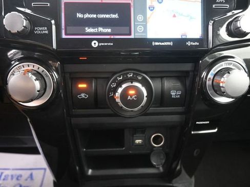 Used 2024 Toyota 4Runner TRD Off-Road Premium image 18