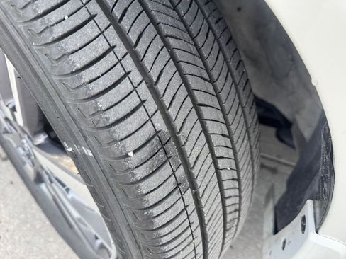 Used 2025 Nissan Versa SV w/ Trunk Package image 22