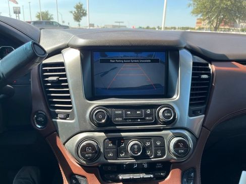 Used 2015 Chevrolet Suburban LTZ RWD image 16