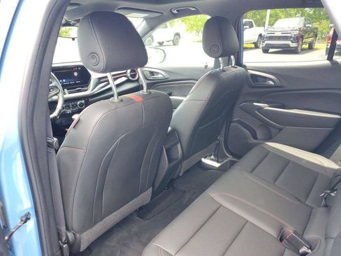 Certified 2024 Chevrolet Trax RS w/ Sunroof Package FWD image 28