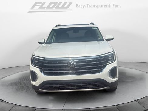 Certified 2026 Volkswagen Atlas SE w/ Panoramic Sunroof Package AWD/4WD image 2