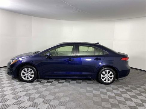 Used 2023 Toyota Corolla LE image 5