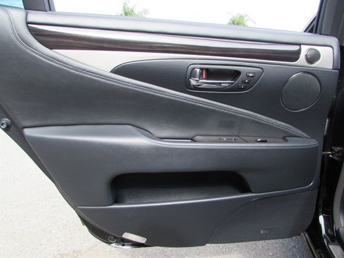 Used 2013 Lexus LS 460 L w/ Ultra Luxury Pkg RWD image 23