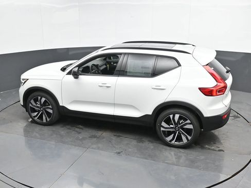 New 2025 Volvo XC40 B5 Plus w/ Protection Package Premier image 36