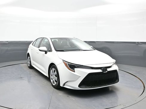 Certified 2020 Toyota Corolla LE image 3