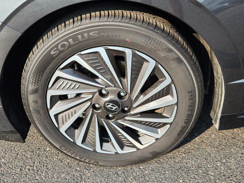 Used 2025 Hyundai Sonata SEL FWD image 14