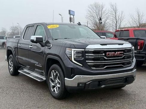 Used 2022 GMC Sierra 1500 SLT w/ SLT Convenience Package image 4