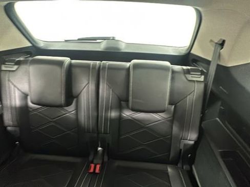 Used 2024 Volkswagen Atlas SE image 15