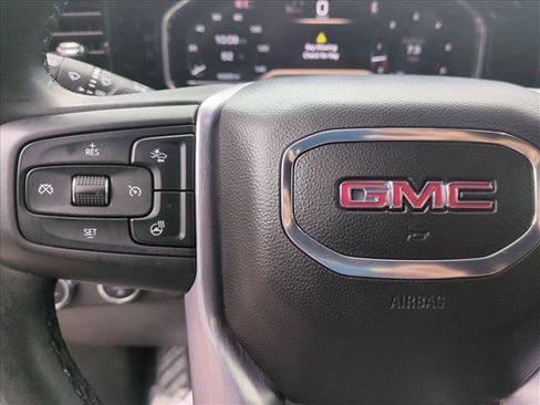 Used 2025 GMC Sierra 1500 SLT AWD/4WD image 29