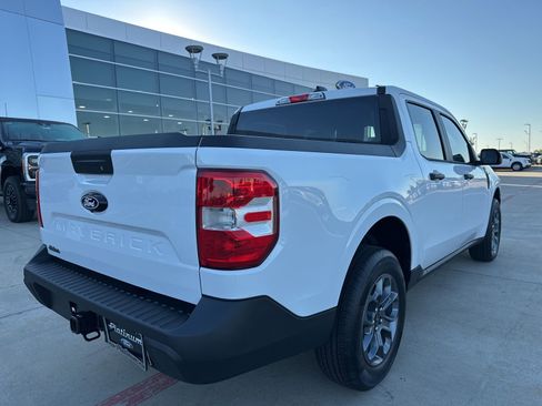 New 2025 Ford Maverick XLT image 38