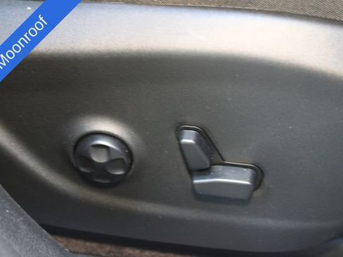 Used 2019 Jeep Cherokee Limited w/ Safetytec Group AWD/4WD image 12