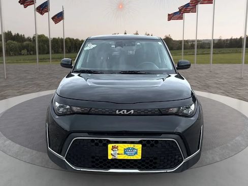 Used 2023 Kia Soul LX w/ Option Group 015 FWD image 2