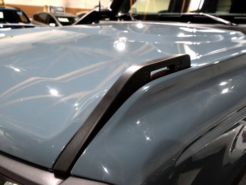 Used 2023 Ford Bronco Everglades image 11