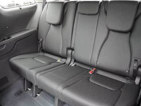 New 2027 Kia Carnival SX w/ Dark Edition Package FWD image 11