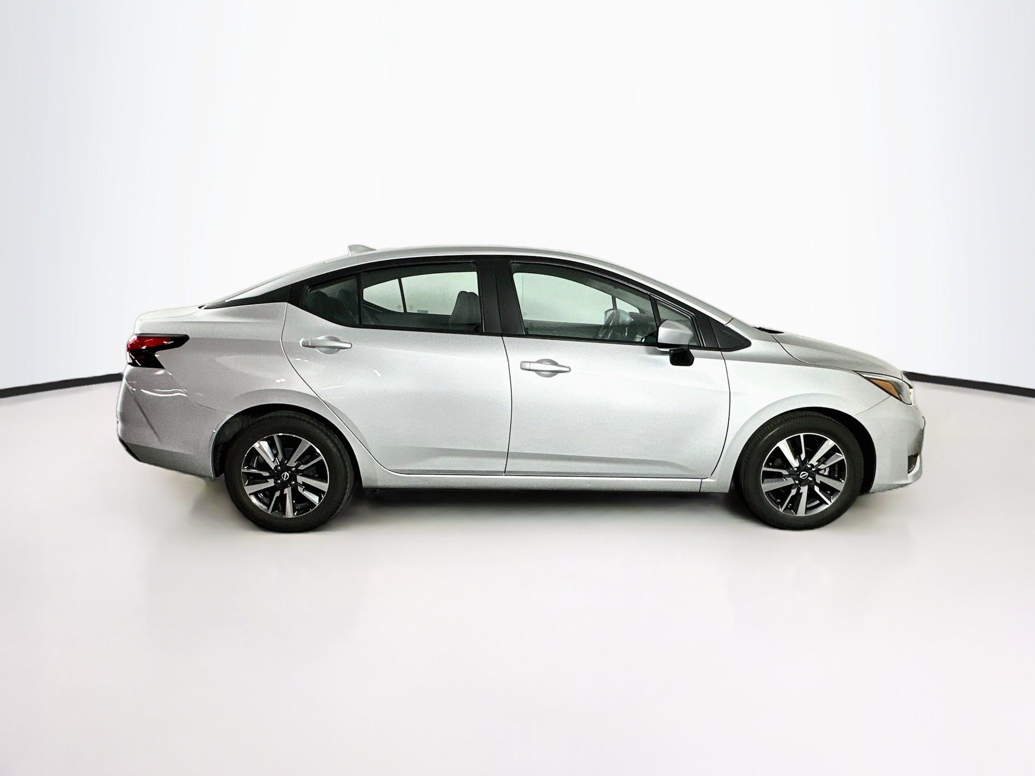 Used 2025 Nissan Versa SV FWD image 10