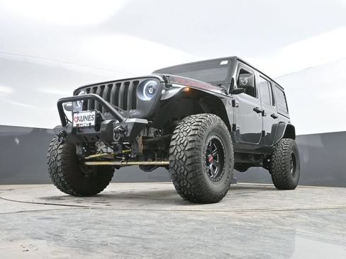 Used 2018 Jeep Wrangler Unlimited Rubicon AWD/4WD image 49