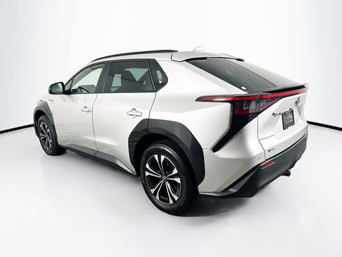 Used 2024 Toyota bZ4X XLE w/ Weather Package image 5