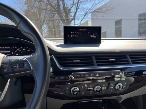 Used 2019 Audi Q7 3.0T Premium Plus image 32