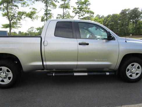 Used 2019 Toyota Tundra SR5 AWD/4WD image 8