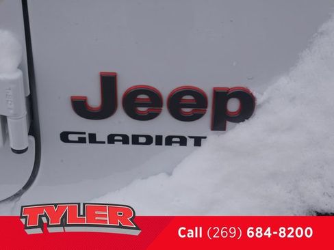 Used 2022 Jeep Gladiator Mojave w/ Cold Weather Group AWD/4WD image 12