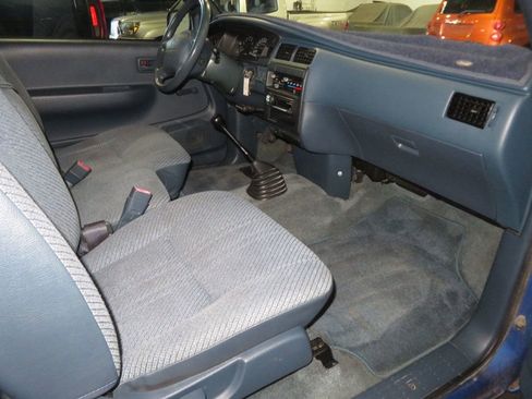 Used 1995 Toyota T100 DX image 25