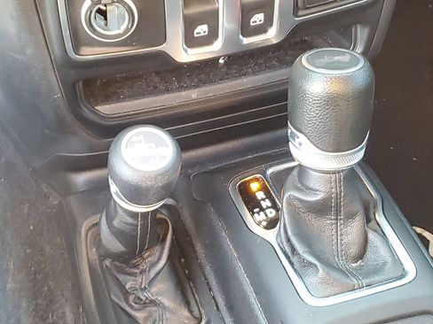 Used 2023 Jeep Wrangler Sport S image 18