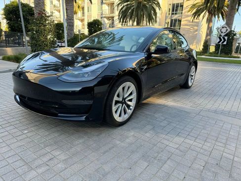 Used 2023 Tesla Model 3 Standard Range RWD image 4