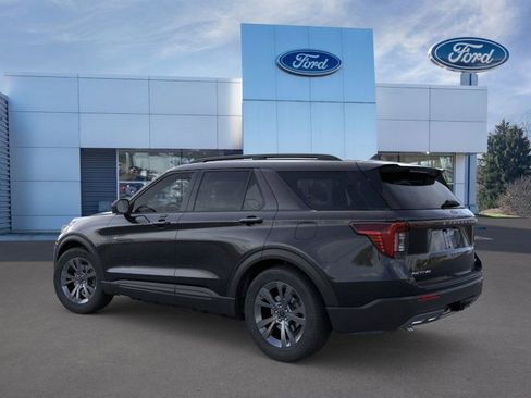 New 2026 Ford Explorer Active w/ Active Comfort Package image 4