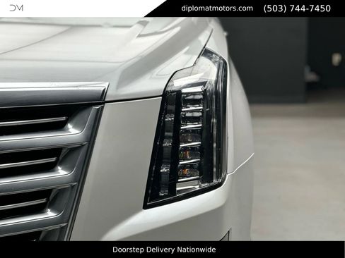 Used 2019 Cadillac Escalade ESV Platinum image 12